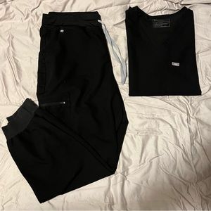 Fig’s Women’s scrub set in black